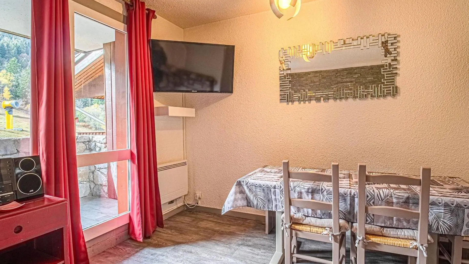Apartment Valmorel - Appartement 2 Pieces Avec Balcon, Acces Pistes Et Animaux Admis - Fr-1-356-494